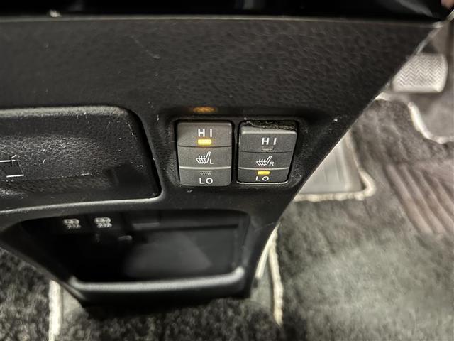 ノア ハイブリッドＳｉ　ダブルバイビーＩＩ　衝突被害軽減ブレーキ　両側パワースライドドア　ＬＥＤヘッドライト　コンライト　９インチナビ　ブルートゥース　ＣＤ・ＤＶＤ再生　バックモニター　ＥＴＣ２．０　前席シートヒーター　スマートキー　点検記録簿（22枚目）
