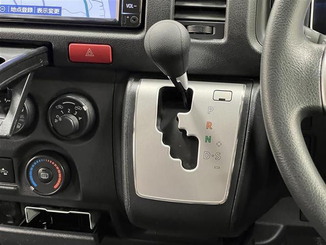 ハイエースバン ロングＤＸ　禁煙車　衝突被害軽減ブレーキ　ステアリングスイッチ　エントリーＳＤナビ　ワンセグＴＶ　ブルートゥース　ＣＤ　バックモニター　ＥＴＣ　最大積載量１２５０キロ　マニュアルエアコン　ＡＣ１００Ｖ電源　記録簿（22枚目）