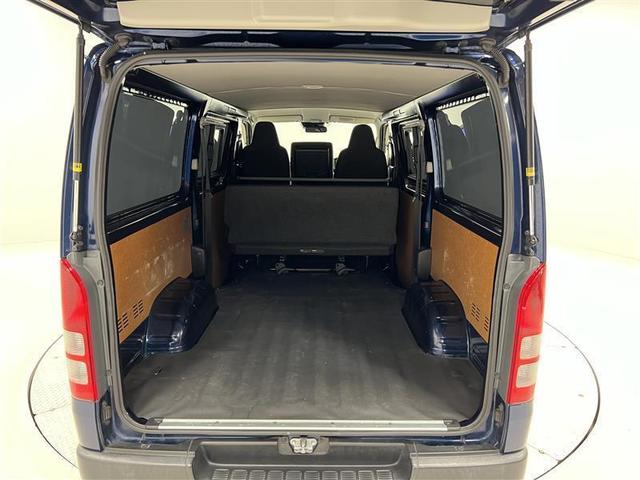 ハイエースバン ロングＤＸ　禁煙車　衝突被害軽減ブレーキ　ステアリングスイッチ　エントリーＳＤナビ　ワンセグＴＶ　ブルートゥース　ＣＤ　バックモニター　ＥＴＣ　最大積載量１２５０キロ　マニュアルエアコン　ＡＣ１００Ｖ電源　記録簿（30枚目）