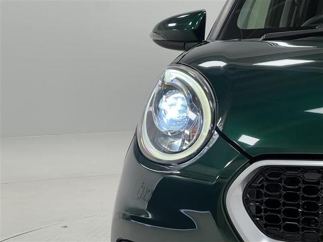 パッソ モーダ　Ｓ　禁煙車　衝突被害軽減ブレーキ　ＬＥＤライト　エントリーＳＤナビ　ブルートゥース　ＣＤ　ＳＤ　ＥＴＣ　オートエアコン　アイドリングストップ　ベンチシート　電格式ドアミラー　パワーウィンドウ　スマートキー（5枚目）