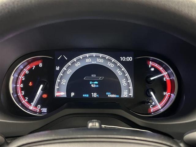 先進的な表示のスピードメーター！中央のＴＦＴカラーマルチインフォメーションディスプレイにはクルマの様々な情報が表示されます！スピードメーターはデジタル表示とアナログ表示の切り替え可能！