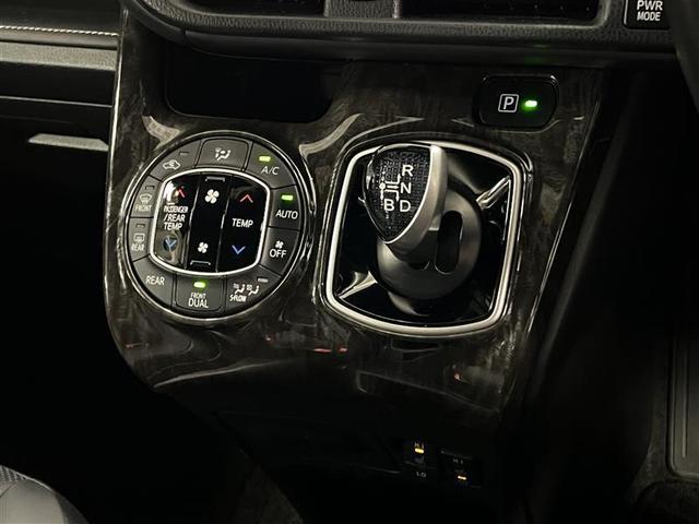 エスクァイア ハイブリッドGi 禁煙車 モデリスタフルエアロ 衝突被害軽減ブレーキ LEDライト 9インチナビ ブルートゥース CD DVD 雨滴除去機能付バックモニター ETC シートヒーター 15AW スペアタイヤ 点検記録簿(20枚目)