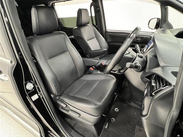 エスクァイア ハイブリッドGi 禁煙車 モデリスタフルエアロ 衝突被害軽減ブレーキ LEDライト 9インチナビ ブルートゥース CD DVD 雨滴除去機能付バックモニター ETC シートヒーター 15AW スペアタイヤ 点検記録簿(22枚目)