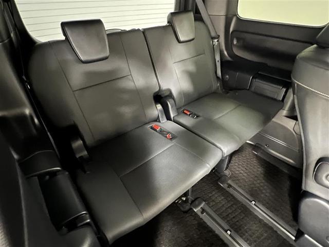 エスクァイア ハイブリッドGi 禁煙車 モデリスタフルエアロ 衝突被害軽減ブレーキ LEDライト 9インチナビ ブルートゥース CD DVD 雨滴除去機能付バックモニター ETC シートヒーター 15AW スペアタイヤ 点検記録簿(26枚目)