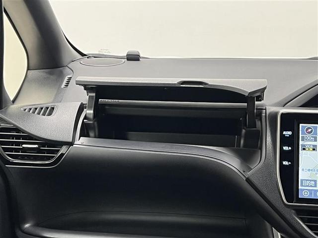 ヴォクシー ＺＳ　煌ＩＩＩ　禁煙車　ＴＲＤカーボン調デカール　衝突被害軽減ブレーキ　１０インチＳＤナビ　バックモニター　後席モニター　ＥＴＣ２．０　ホイールロックナット　両側パワースライドドア　スマートキー　点検記録簿（28枚目）