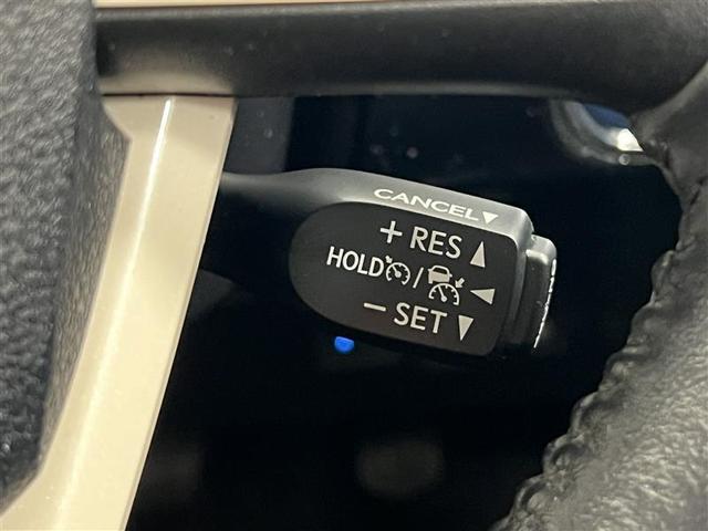 プリウスＰＨＶ Ｓナビパッケージ　衝突被害軽減ブレーキ　ＬＥＤヘッドライト　クルーズコントロール　１１．６インチナビ　フルセグＴＶ　ブルートゥース　バックモニター　ＥＴＣ２．０　シートヒーター　充電ケーブル　スマートキー　点検記録簿（13枚目）