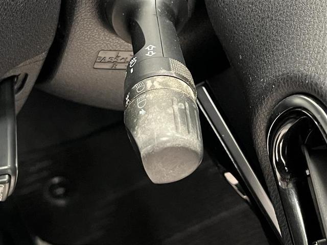 プリウスＰＨＶ Ｓナビパッケージ　衝突被害軽減ブレーキ　ＬＥＤヘッドライト　クルーズコントロール　１１．６インチナビ　フルセグＴＶ　ブルートゥース　バックモニター　ＥＴＣ２．０　シートヒーター　充電ケーブル　スマートキー　点検記録簿（15枚目）