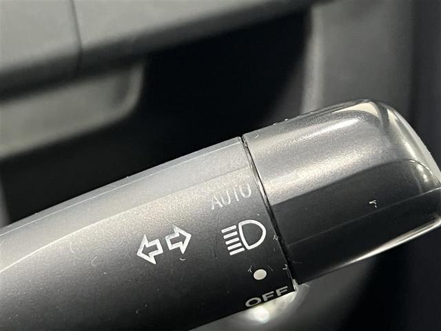 ノア Ｘ　スペシャルエディション　イモビライザー　両側自動ドア　地デジ　Ｂカメラ　ウォークスルー　ナビ＆ＴＶ　記録簿　ワンオーナー　ＡＢＳ　ＤＶＤ　メモリーナビ　３列シート　キーレス　スマートエントリー　エアコン　エアバッグ　ＥＴＣ（10枚目）