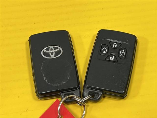 ノア Ｘ　スペシャルエディション　イモビライザー　両側自動ドア　地デジ　Ｂカメラ　ウォークスルー　ナビ＆ＴＶ　記録簿　ワンオーナー　ＡＢＳ　ＤＶＤ　メモリーナビ　３列シート　キーレス　スマートエントリー　エアコン　エアバッグ　ＥＴＣ（25枚目）