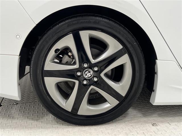 プリウス Aツーリングセレクション 禁煙車 モデリスタフルエアロ ローダウン LEDライト 9インチナビ HDMI接続 バックモニター ETC2.0 パワーシート シートヒーター スペアタイヤ AC100V 17インチAW 記録簿(7枚目)