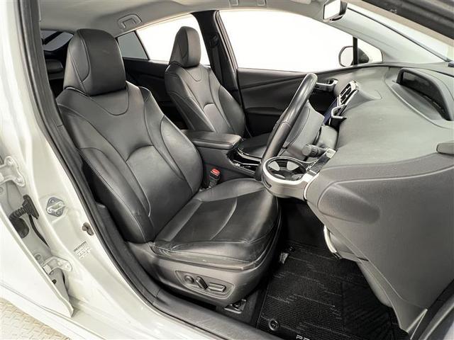プリウス Aツーリングセレクション 禁煙車 モデリスタフルエアロ ローダウン LEDライト 9インチナビ HDMI接続 バックモニター ETC2.0 パワーシート シートヒーター スペアタイヤ AC100V 17インチAW 記録簿(19枚目)