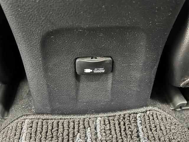 プリウス Aツーリングセレクション 禁煙車 モデリスタフルエアロ ローダウン LEDライト 9インチナビ HDMI接続 バックモニター ETC2.0 パワーシート シートヒーター スペアタイヤ AC100V 17インチAW 記録簿(26枚目)