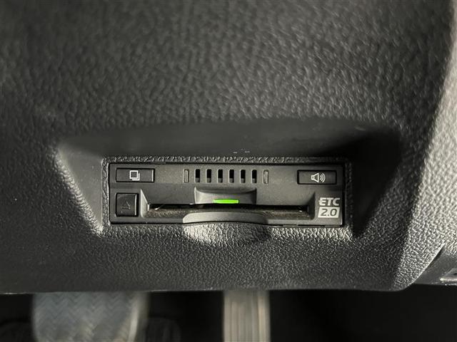 プリウス Aツーリングセレクション 禁煙車 モデリスタフルエアロ ローダウン LEDライト 9インチナビ HDMI接続 バックモニター ETC2.0 パワーシート シートヒーター スペアタイヤ AC100V 17インチAW 記録簿(29枚目)