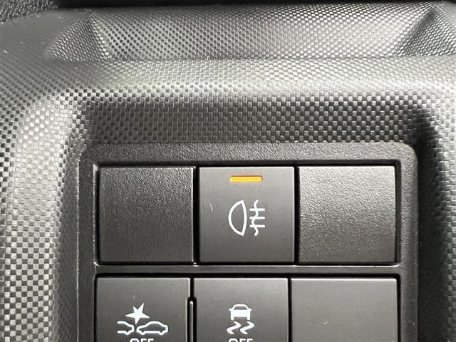 ライズ Z 禁煙車 モデルLMフロントガーニッシュ 衝突被害軽減ブレーキ LEDライト 9インチナビ CD・DVD バックモニター ETC スペアタイヤ アイドリングストップ シートヒーター キーフリー 記録簿(34枚目)