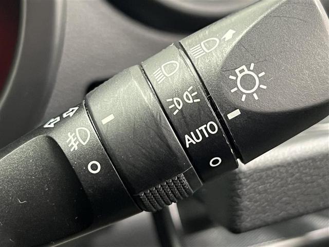 パッソ X LパッケージS 禁煙車 衝突被害軽減ブレーキ LEDヘッドライト 7インチSDナビ ワンセグTV ブルートゥース CD SD バックモニター ETC オートエアコン スペアタイヤ ベンチシート 電子カードキー 記録簿(19枚目)