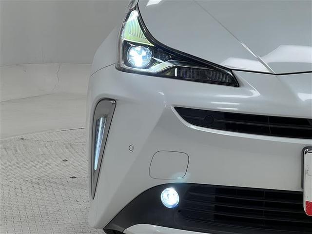 プリウス Ｓツーリングセレクション　禁煙車　衝突被害軽減ブレーキ　ＬＥＤライト　９インチナビ　ブルートゥース　ＣＤ・ＤＶＤ　パノラミックビューモニター　ＥＴＣ２．０　シートヒーター　ＡＣ１００Ｖ　１７インチＡＷ　スマートキー　記録簿（5枚目）