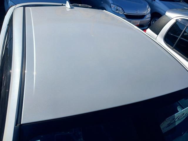 プリウス Ｓツーリングセレクション　禁煙車　衝突被害軽減ブレーキ　ＬＥＤライト　９インチナビ　ブルートゥース　ＣＤ・ＤＶＤ　パノラミックビューモニター　ＥＴＣ２．０　シートヒーター　ＡＣ１００Ｖ　１７インチＡＷ　スマートキー　記録簿（7枚目）