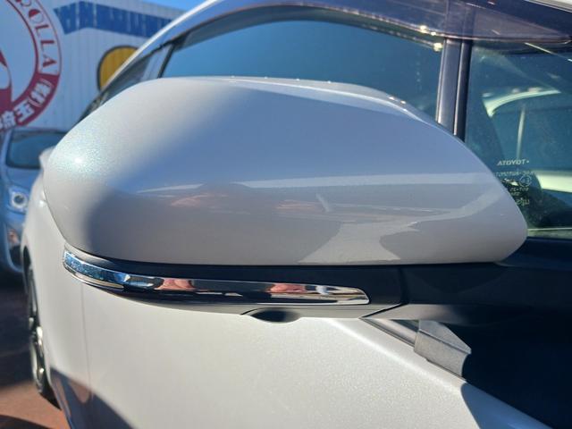 プリウス Ｓツーリングセレクション　禁煙車　衝突被害軽減ブレーキ　ＬＥＤライト　９インチナビ　ブルートゥース　ＣＤ・ＤＶＤ　パノラミックビューモニター　ＥＴＣ２．０　シートヒーター　ＡＣ１００Ｖ　１７インチＡＷ　スマートキー　記録簿（8枚目）