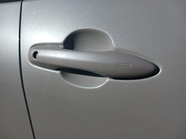 プリウス Ｓツーリングセレクション　禁煙車　衝突被害軽減ブレーキ　ＬＥＤライト　９インチナビ　ブルートゥース　ＣＤ・ＤＶＤ　パノラミックビューモニター　ＥＴＣ２．０　シートヒーター　ＡＣ１００Ｖ　１７インチＡＷ　スマートキー　記録簿（9枚目）