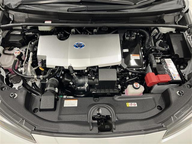 プリウス Ｓツーリングセレクション　禁煙車　衝突被害軽減ブレーキ　ＬＥＤライト　９インチナビ　ブルートゥース　ＣＤ・ＤＶＤ　パノラミックビューモニター　ＥＴＣ２．０　シートヒーター　ＡＣ１００Ｖ　１７インチＡＷ　スマートキー　記録簿（13枚目）