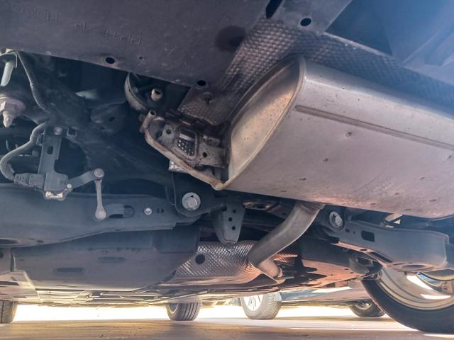 プリウス Ｓツーリングセレクション　禁煙車　衝突被害軽減ブレーキ　ＬＥＤライト　９インチナビ　ブルートゥース　ＣＤ・ＤＶＤ　パノラミックビューモニター　ＥＴＣ２．０　シートヒーター　ＡＣ１００Ｖ　１７インチＡＷ　スマートキー　記録簿（15枚目）