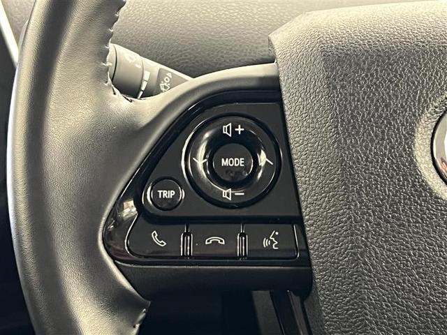 プリウス Ｓツーリングセレクション　禁煙車　衝突被害軽減ブレーキ　ＬＥＤライト　９インチナビ　ブルートゥース　ＣＤ・ＤＶＤ　パノラミックビューモニター　ＥＴＣ２．０　シートヒーター　ＡＣ１００Ｖ　１７インチＡＷ　スマートキー　記録簿（17枚目）