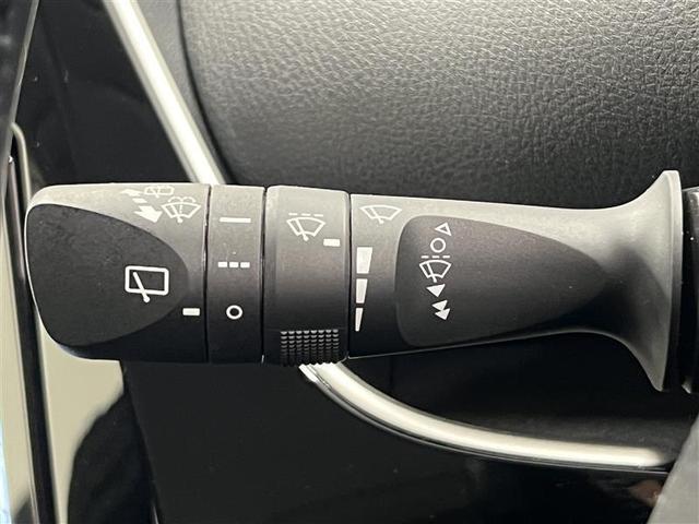 プリウス Ｓツーリングセレクション　禁煙車　衝突被害軽減ブレーキ　ＬＥＤライト　９インチナビ　ブルートゥース　ＣＤ・ＤＶＤ　パノラミックビューモニター　ＥＴＣ２．０　シートヒーター　ＡＣ１００Ｖ　１７インチＡＷ　スマートキー　記録簿（21枚目）