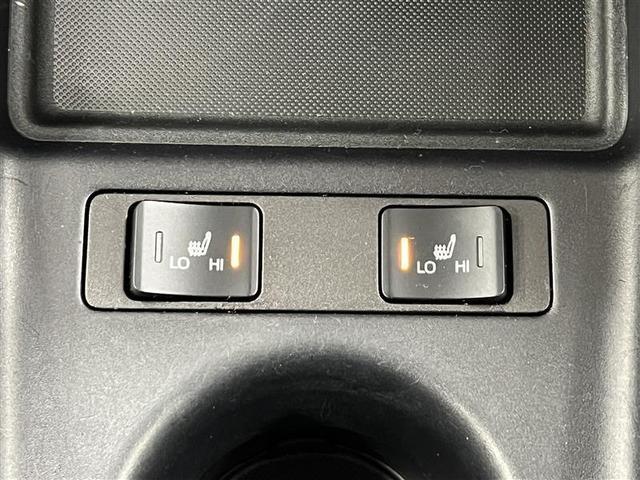 プリウス Ｓツーリングセレクション　禁煙車　衝突被害軽減ブレーキ　ＬＥＤライト　９インチナビ　ブルートゥース　ＣＤ・ＤＶＤ　パノラミックビューモニター　ＥＴＣ２．０　シートヒーター　ＡＣ１００Ｖ　１７インチＡＷ　スマートキー　記録簿（35枚目）