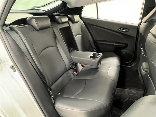 プリウス Ｓツーリングセレクション　禁煙車　衝突被害軽減ブレーキ　ＬＥＤライト　９インチナビ　ブルートゥース　ＣＤ・ＤＶＤ　パノラミックビューモニター　ＥＴＣ２．０　シートヒーター　ＡＣ１００Ｖ　１７インチＡＷ　スマートキー　記録簿（37枚目）