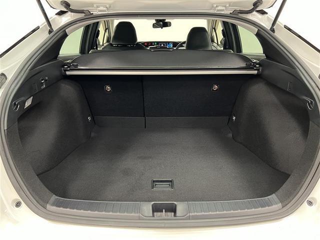 プリウス Ｓツーリングセレクション　禁煙車　衝突被害軽減ブレーキ　ＬＥＤライト　９インチナビ　ブルートゥース　ＣＤ・ＤＶＤ　パノラミックビューモニター　ＥＴＣ２．０　シートヒーター　ＡＣ１００Ｖ　１７インチＡＷ　スマートキー　記録簿（39枚目）