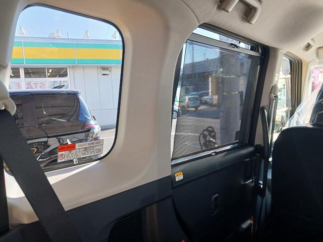 ルーミー カスタムＧ　禁煙車　衝突被害軽減ブレーキ　両側パワースライドドア　ＬＥＤライト　７インチナビ　ブルートゥース　ＣＤ・ＤＶＤ　バックモニター　ＥＴＣ２．０　電動サイドブレーキ　１４インチＡＷ　電子カードキー　記録簿（32枚目）