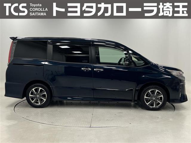 ノア Si ダブルバイビーII 横滑防止装置 PCS スマートキ- 整備記録簿 Wエアコン Bモニター DVD再生可 フルセグテレビ ETC付き アイドリングS オートエアコン PS クルーズC ナビ&TV PW ウォークスルー(3枚目)