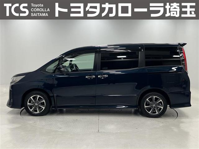 ノア Si ダブルバイビーII 横滑防止装置 PCS スマートキ- 整備記録簿 Wエアコン Bモニター DVD再生可 フルセグテレビ ETC付き アイドリングS オートエアコン PS クルーズC ナビ&TV PW ウォークスルー(4枚目)