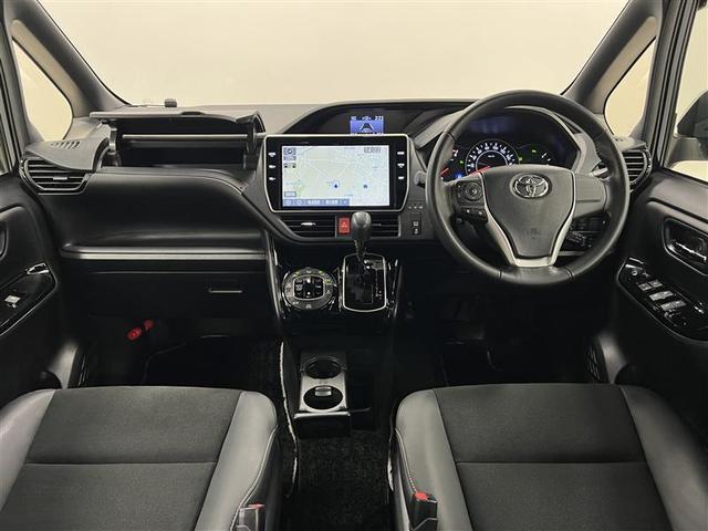 ノア Si ダブルバイビーII 横滑防止装置 PCS スマートキ- 整備記録簿 Wエアコン Bモニター DVD再生可 フルセグテレビ ETC付き アイドリングS オートエアコン PS クルーズC ナビ&TV PW ウォークスルー(9枚目)