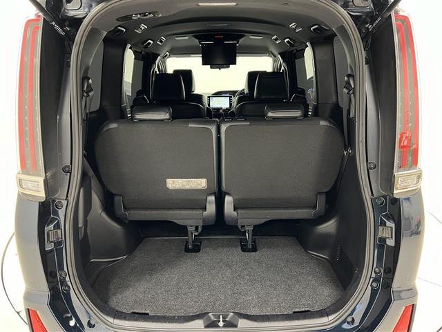 ノア Si ダブルバイビーII 横滑防止装置 PCS スマートキ- 整備記録簿 Wエアコン Bモニター DVD再生可 フルセグテレビ ETC付き アイドリングS オートエアコン PS クルーズC ナビ&TV PW ウォークスルー(30枚目)