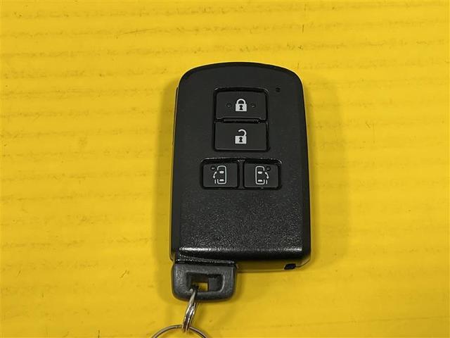 ノア Si ダブルバイビーII 横滑防止装置 PCS スマートキ- 整備記録簿 Wエアコン Bモニター DVD再生可 フルセグテレビ ETC付き アイドリングS オートエアコン PS クルーズC ナビ&TV PW ウォークスルー(31枚目)