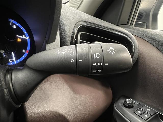 ヤリスクロス ハイブリッドZ クルーズC 横滑防止装置 リアカメラ ワンオーナー車 フルセグ地デジ LEDライト メモリーナビゲーション 点検記録簿 ナビ&TV 盗難防止装置 電動シート AW キーレス 寒冷地仕様 スマートキー(13枚目)