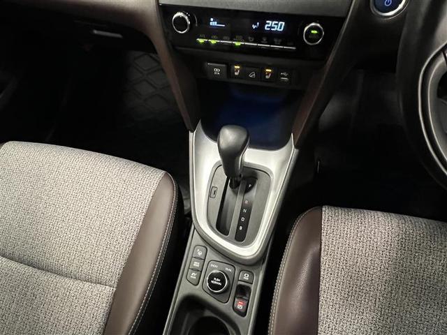 ヤリスクロス ハイブリッドZ クルーズC 横滑防止装置 リアカメラ ワンオーナー車 フルセグ地デジ LEDライト メモリーナビゲーション 点検記録簿 ナビ&TV 盗難防止装置 電動シート AW キーレス 寒冷地仕様 スマートキー(19枚目)