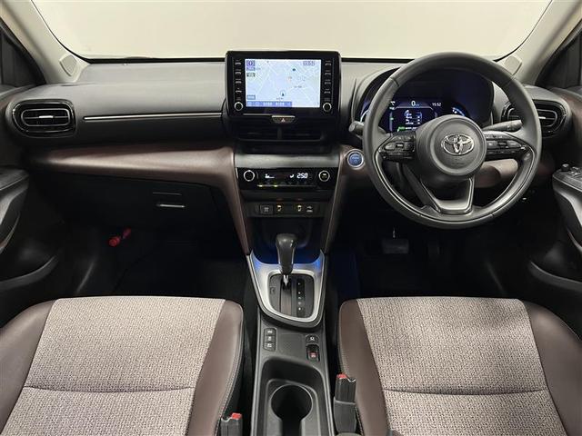 ヤリスクロス ハイブリッドZ インテリジェントキー アルミホイル LEDライト 1オ-ナ- リアカメラ クルーズコントロール 横滑り防止システム ナビTV メモリーナビゲーション 電動シ-ト パワステ オートエアコン キーフリー(9枚目)