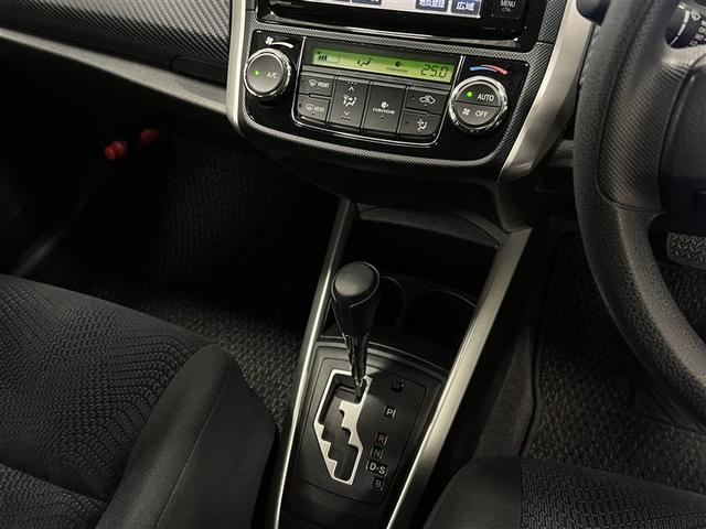 カローラフィールダー 1.5G リヤカメラ ESC 地デジ Wエアバック スマートキー&プッシュスタート サイドエアバッグ ワイヤレスキー 定期点検記録簿 ABS フルオートエアコン パワーステアリング パワーウインドウ ナビ&TV(16枚目)