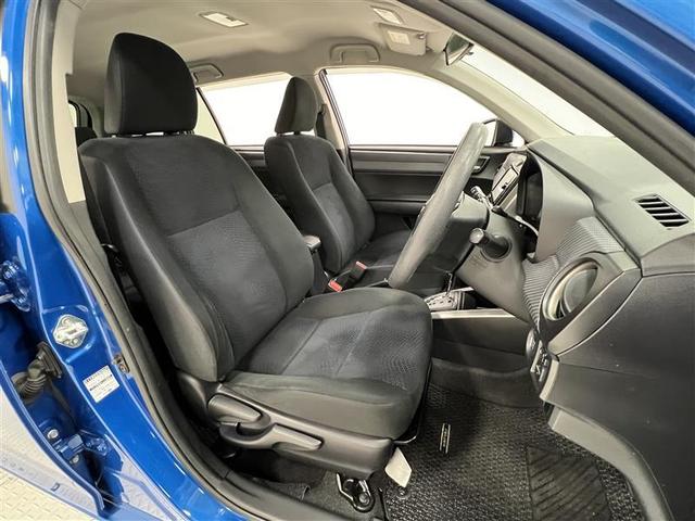 カローラフィールダー 1.5G リヤカメラ ESC 地デジ Wエアバック スマートキー&プッシュスタート サイドエアバッグ ワイヤレスキー 定期点検記録簿 ABS フルオートエアコン パワーステアリング パワーウインドウ ナビ&TV(17枚目)