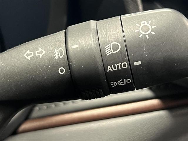 ハリアーハイブリッド Z レザーパッケージ 認定中古車 禁煙車 モデリスタフルエアロ 衝突被害軽減ブレーキ コネクティッドナビ HDMI パノラミックビューモニター ETC2.0 デジタルインナーミラー 快適温熱ベンチレーションシート 記録簿(12枚目)