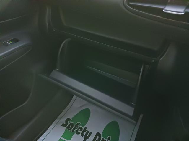 �O���[�u�{�b�N�X�̉摜�ł��B