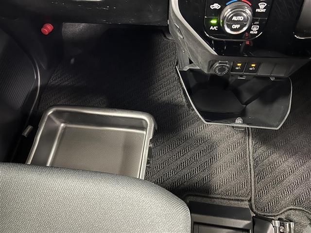 ルーミー カスタムG 認定中古車 禁煙車 衝突被害軽減ブレーキ 両側パワースライドドア LEDヘッドライト 9インチナビ バックモニター ETC シートヒーター アイドリングストップ キーフリーシステム 点検記録簿(32枚目)