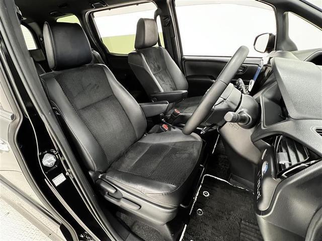 ヴォクシー ハイブリッドＺＳ　煌ＩＩＩ　認定中古車　禁煙車　衝突被害軽減ブレーキ　両側パワースライドドア　カロッツェリア９インチナビ　バックモニター　ＥＴＣ　シートヒーター　スペアタイヤ　１６インチＡＷ　スマートキー　点検記録簿（22枚目）