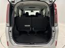 ラゲージスペースは必要十分な大きさ!サードシートを跳ね上げれば、さらに広く大きくお使いいただけます!デッキ下にも収納スペースあり!