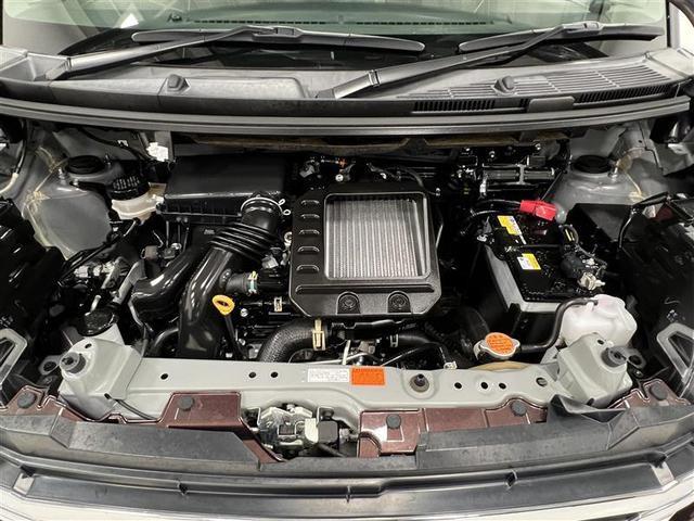 ルーミー カスタムＧ－Ｔ　追突軽減ブレーキ　ＬＥＤヘッドライト　オートマチックハイビーム　ステアリングスイッチ　スペアタイヤ　９インチＳＤナビ　パノラミックビューモニター　１２．１型後席モニター　シートヒーター　ＥＴＣ２．０（7枚目）