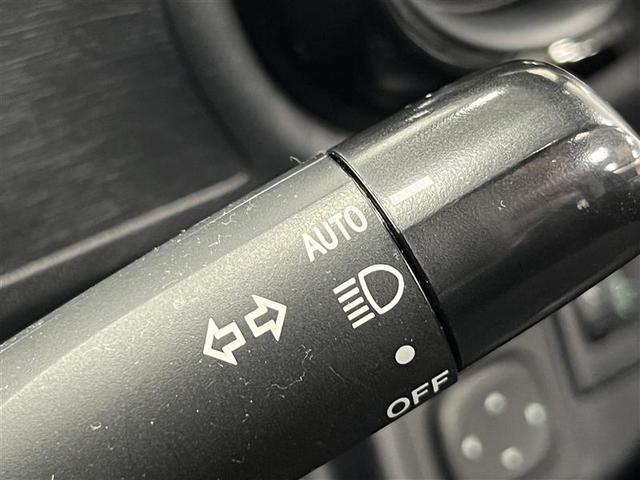 アクア S 禁煙車 トヨタセーフティセンス 7インチSDナビ ワンセグTV ブルートゥース CD SD バックモニター ETC シートヒーター 電動格納式ドアミラー パワーウィンドウ スマートキー 点検記録簿(10枚目)