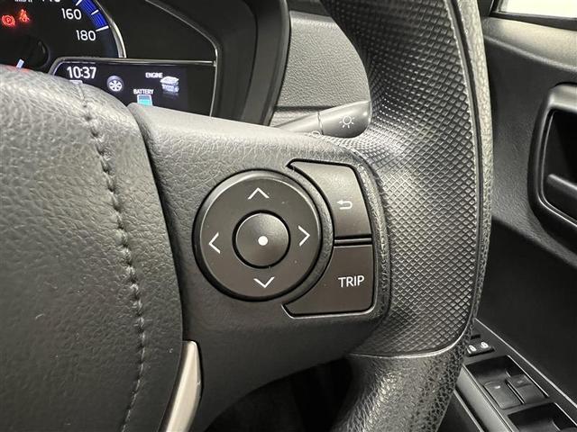 カローラアクシオ ハイブリッド 禁煙車 トヨタセーフティセンス プリクラッシュセーフティ レーンデパーチャーアラート オートマチックハイビーム 7インチナビ ETC 電動格納式ドアミラー パワーウィンドウ ワイヤレスキー 点検記録簿(12枚目)