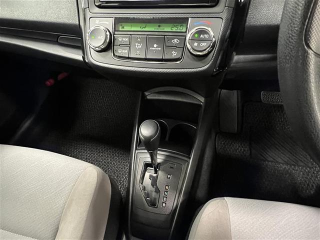 カローラアクシオ ハイブリッド 禁煙車 トヨタセーフティセンス プリクラッシュセーフティ レーンデパーチャーアラート オートマチックハイビーム 7インチナビ ETC 電動格納式ドアミラー パワーウィンドウ ワイヤレスキー 点検記録簿(15枚目)